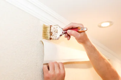 Pose de papier peint à Bletterans — revêtements muraux et toiles de verre